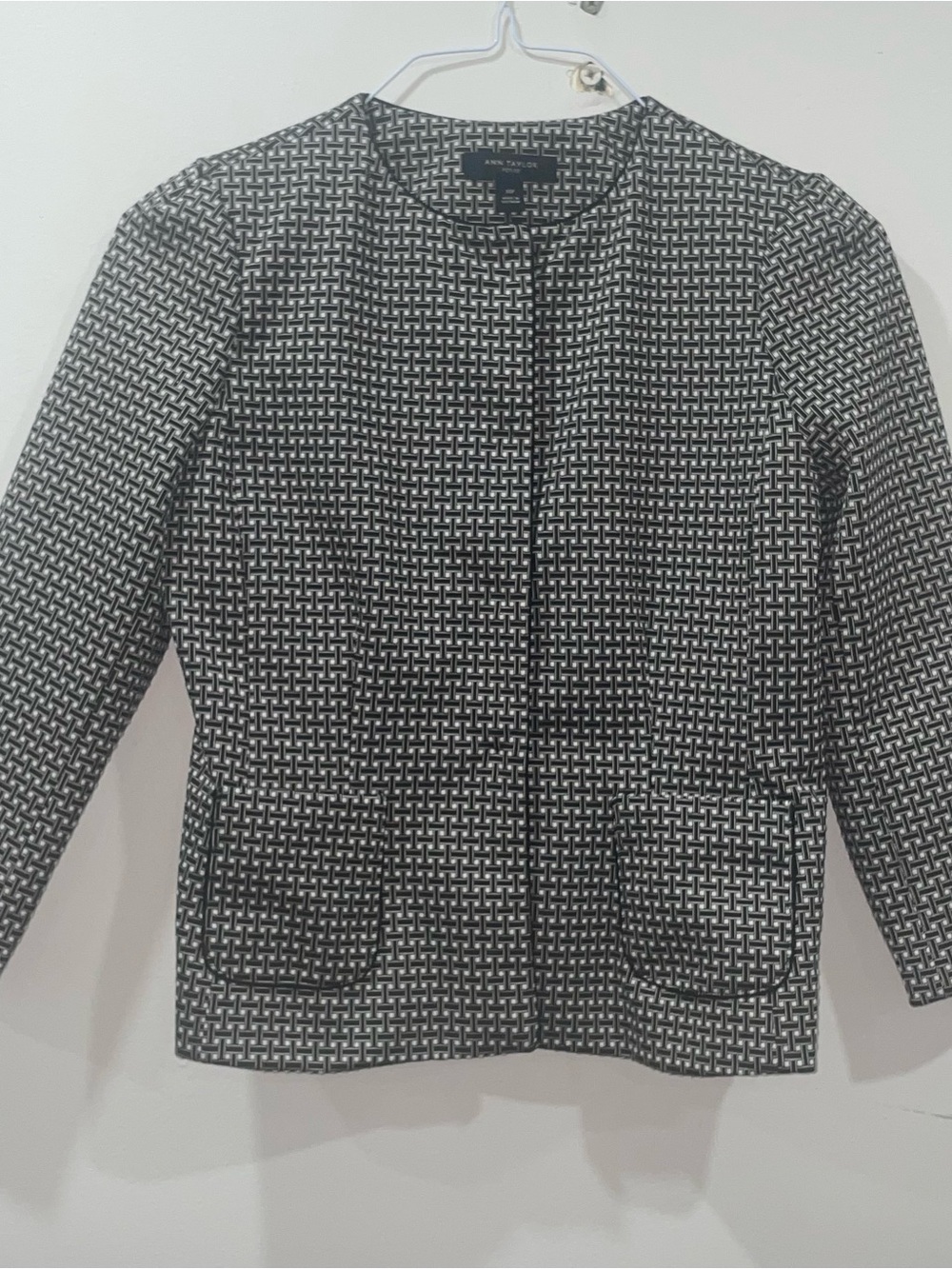 Ann Taylor Black and White Woven Pattern Collarless Blazer